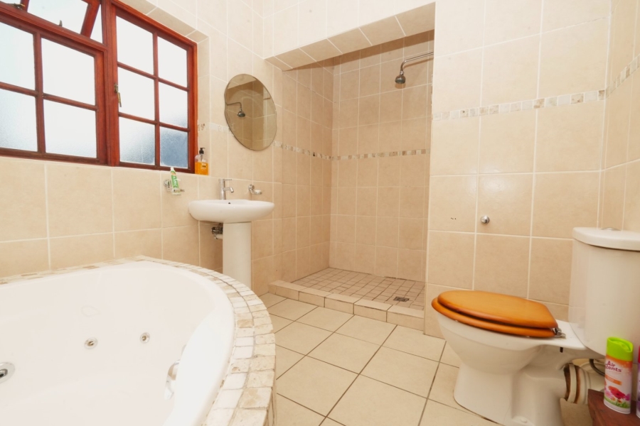 4 Bedroom Property for Sale in Wynberg Western Cape